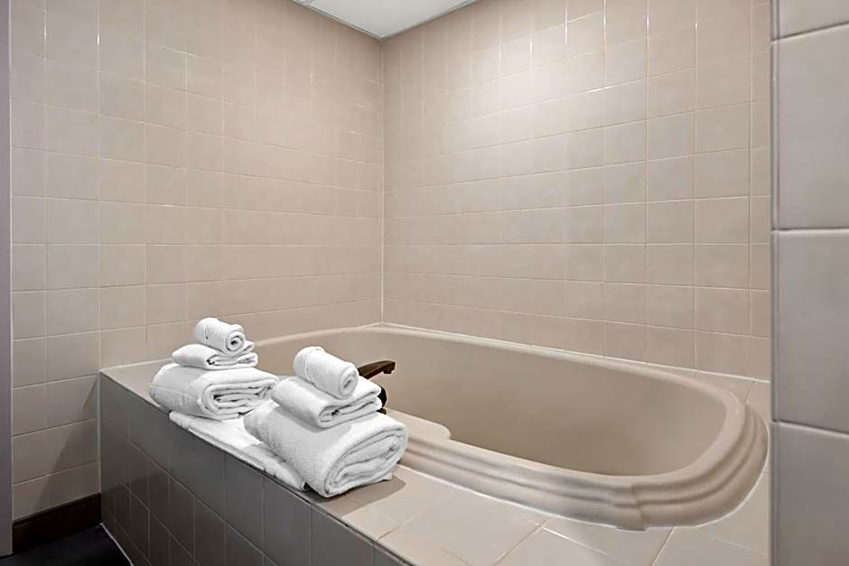 Country Inn & Suites by Radisson, Coon Rapids, MN