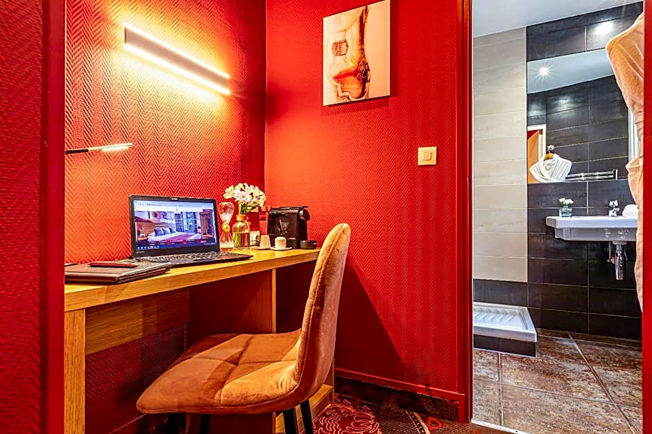 Hotel Ariane Montparnasse by Patrick Hayat