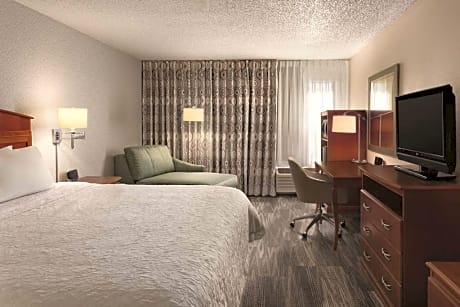 King Room with Accessible Tub - Mobility Access/Non-Smoking