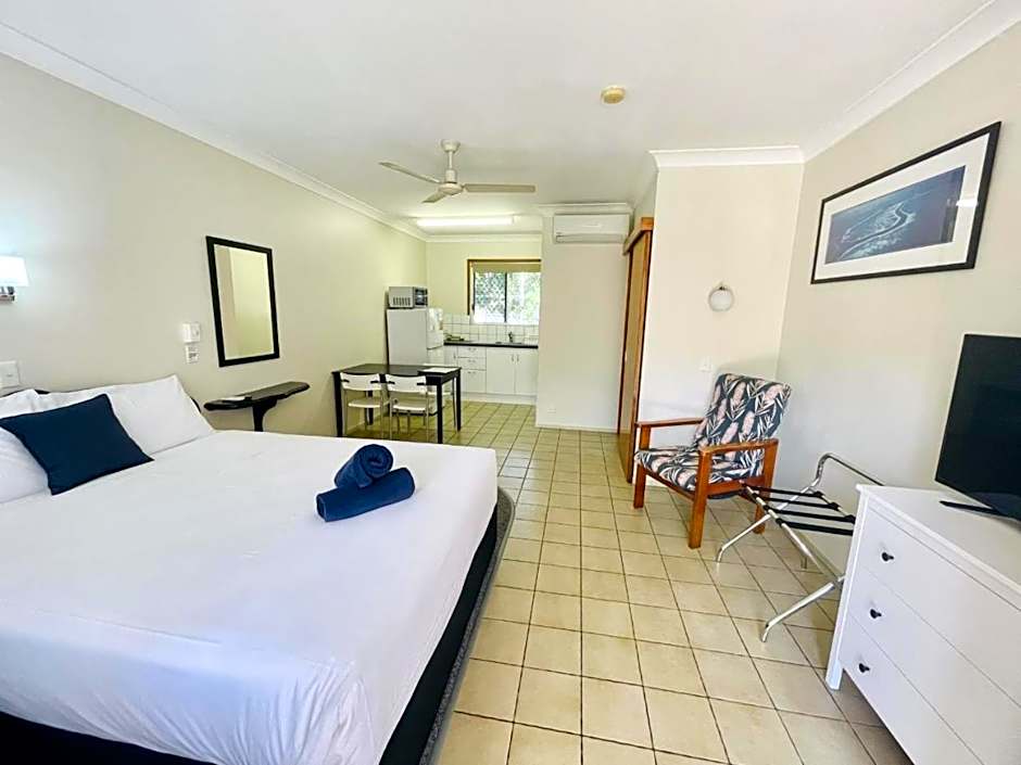 Paradise Court Holiday Units