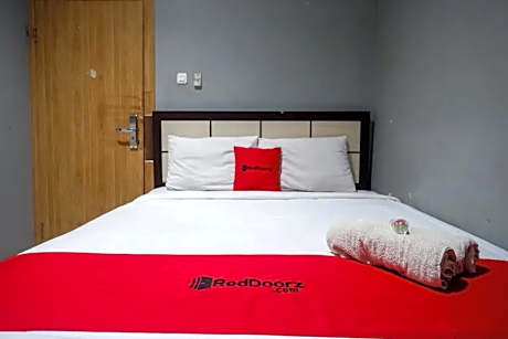 RedDoorz near Universitas Muhammadiyah Makassar