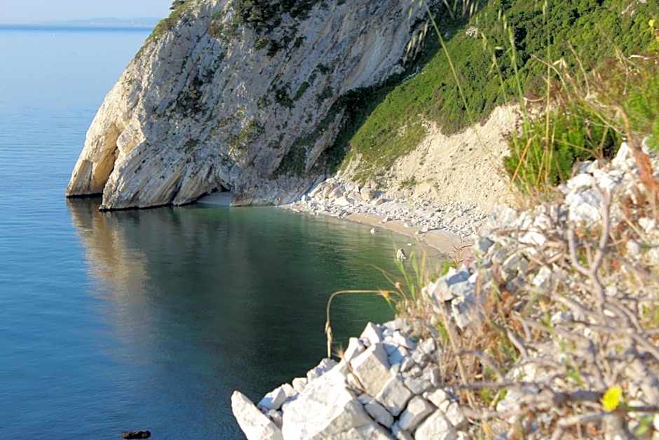 Green Garden Village con piscina, spiaggia riservata e parcheggio