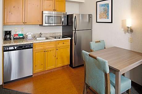 Two-Bedroom Suite - Non-Smoking