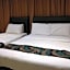 Clover Hotel
