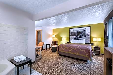 1 King Bed Suite First Floor Non-Smoking