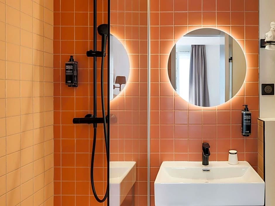 ibis Styles Paris Cadet Lafayette