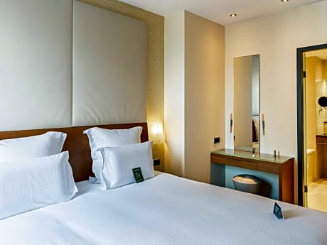 Superior King Suite