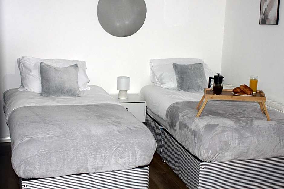 Elegant Room in St Albans