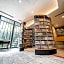 Quintessa Hotel Tokyo Haneda Comic and Books
