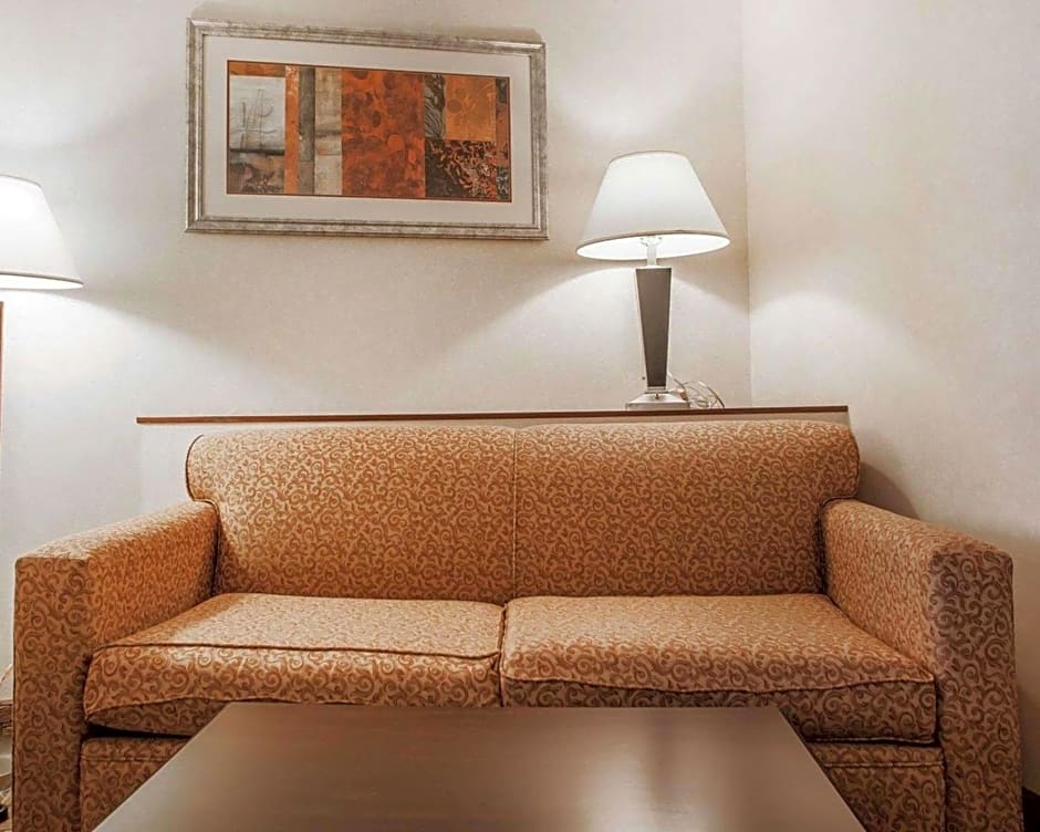 Comfort Suites Mahwah - Paramus