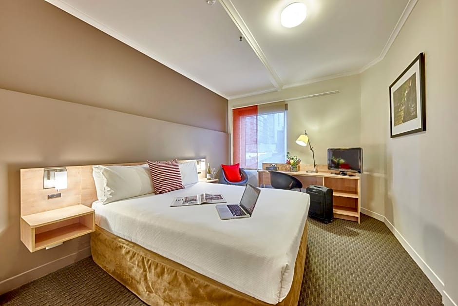 Ibis Perth