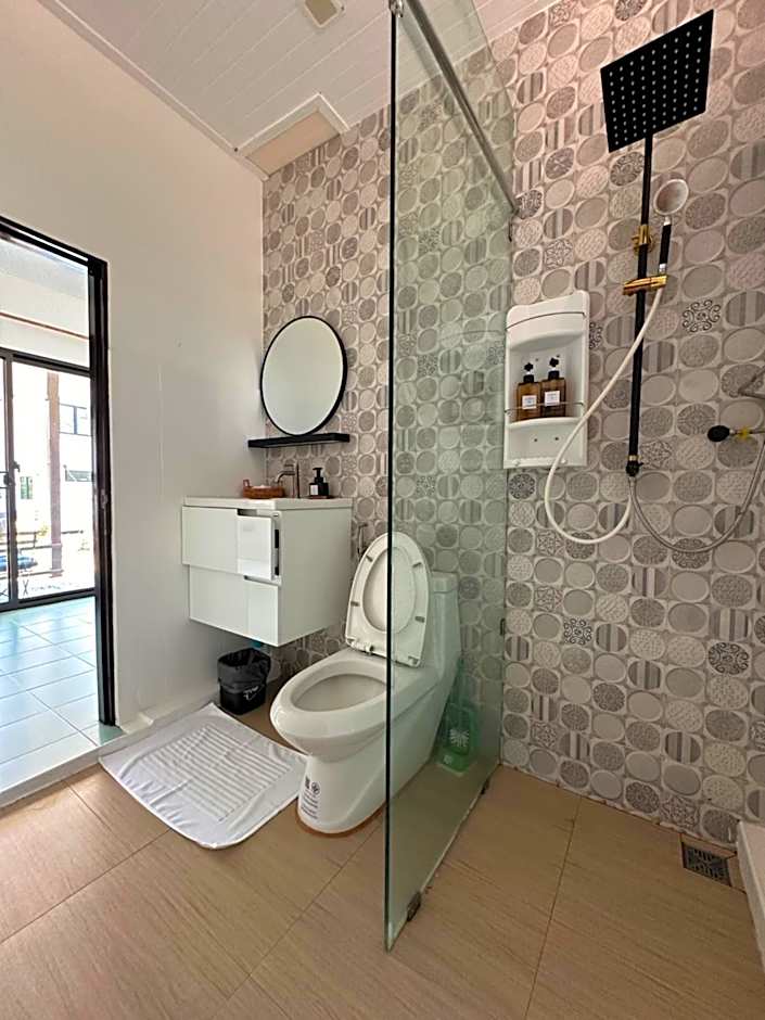 Beach house in Chaloklum