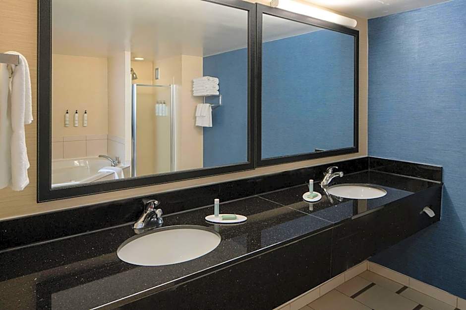 Fairfield Inn & Suites by Marriott Atlanta Airport South/Sullivan Road