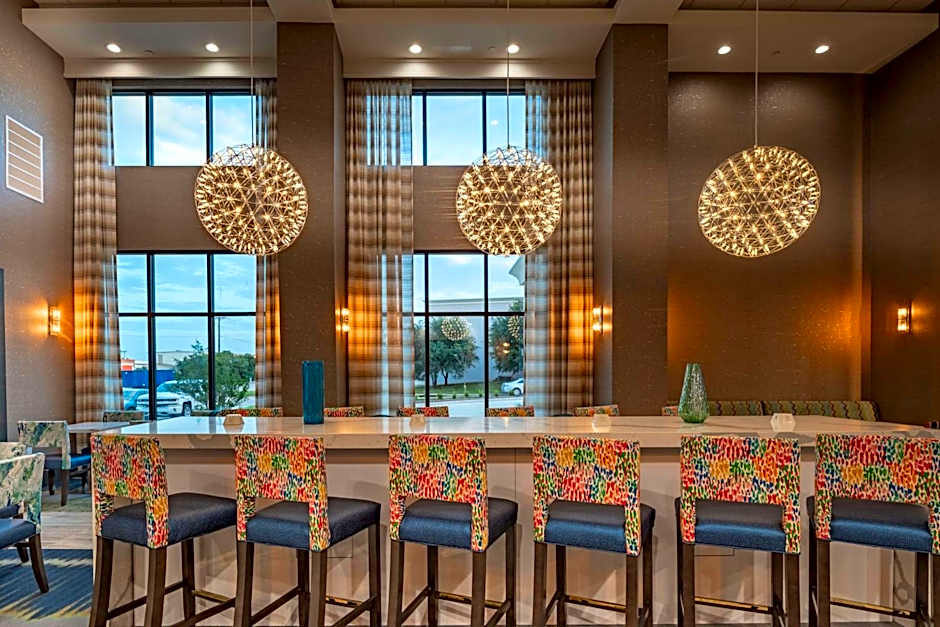 Hampton Inn By Hilton and Suites Dallas/Plano Central