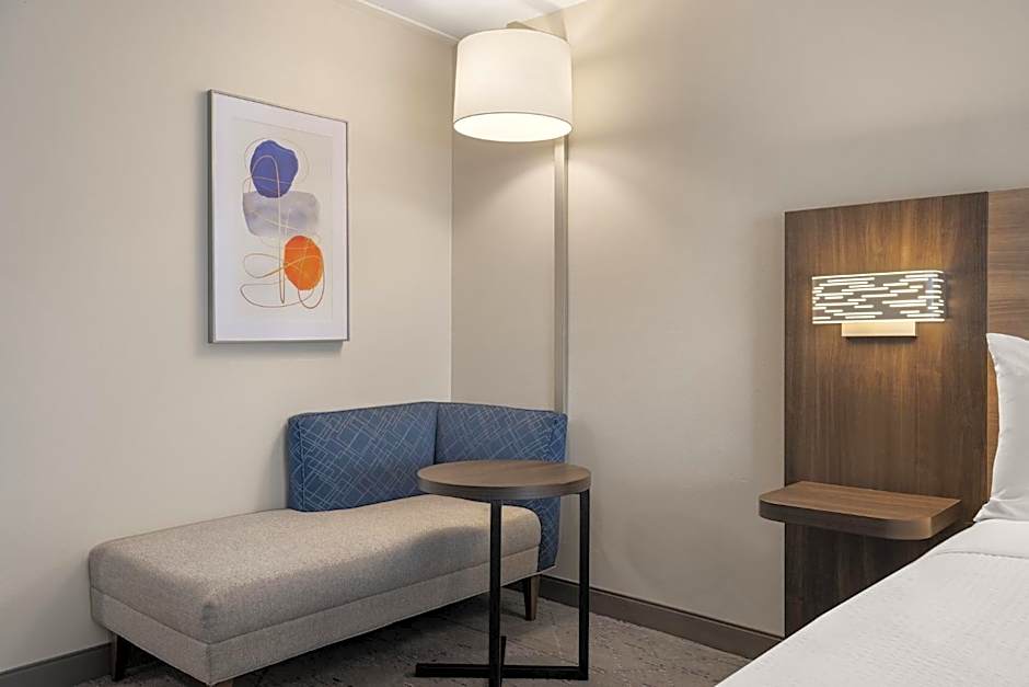 Holiday Inn Express Fayetteville-Fort Bragg