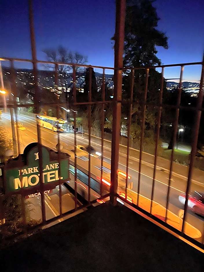 Parklane Motel