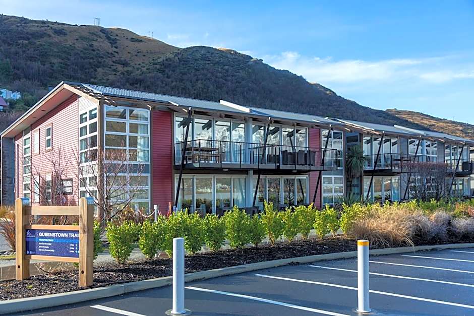 Marina Apartments - Element Escapes