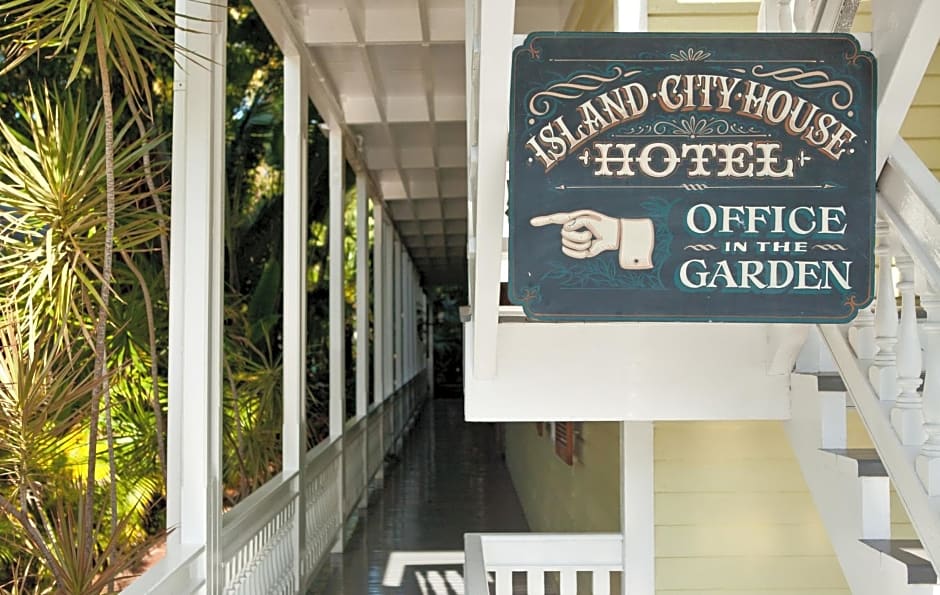 Island City House
