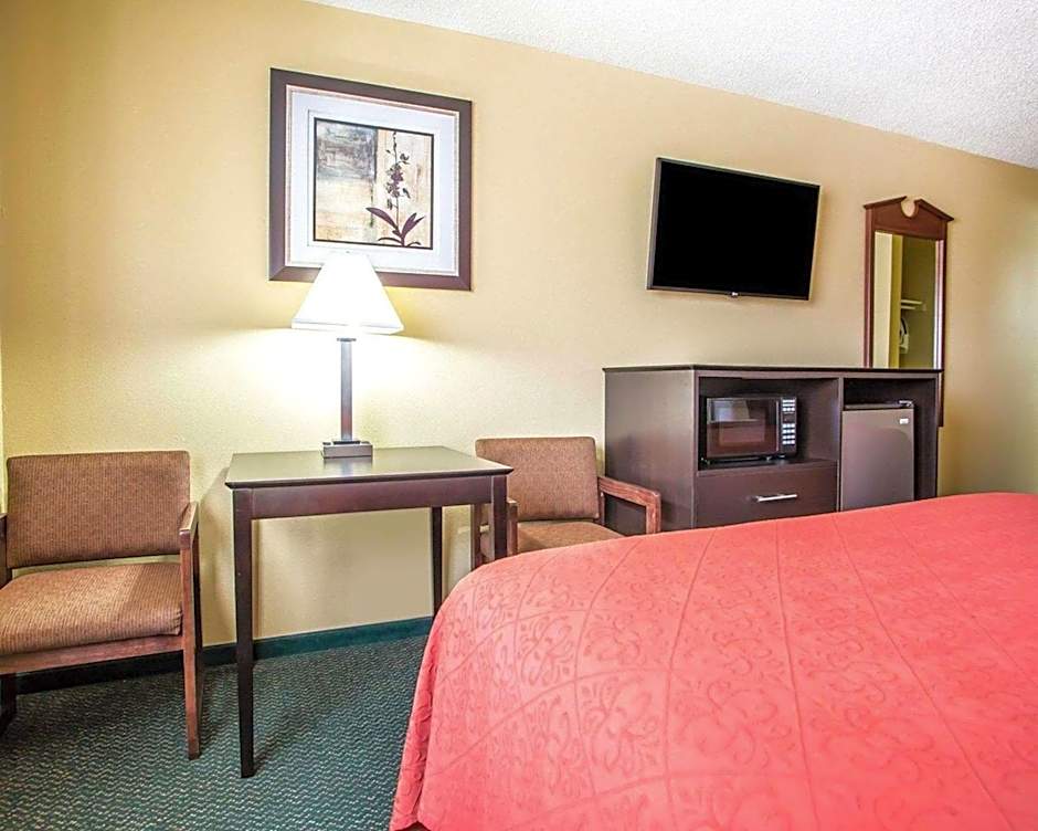 Quality Inn Morton At I-74