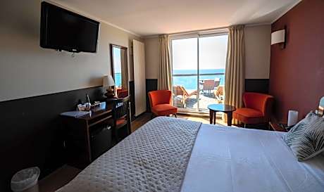 Superior Double Room with Terrace and sea view