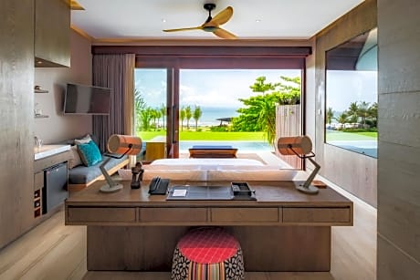 Beachfront Pool Suites