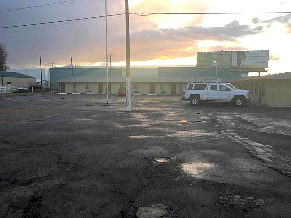 Oregon Trail Motel