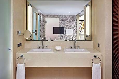 Panoramic Suite, 1 King Bed