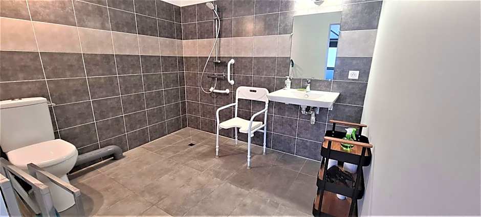 Gîte La Belle Aventure avec piscine et jacuzzi