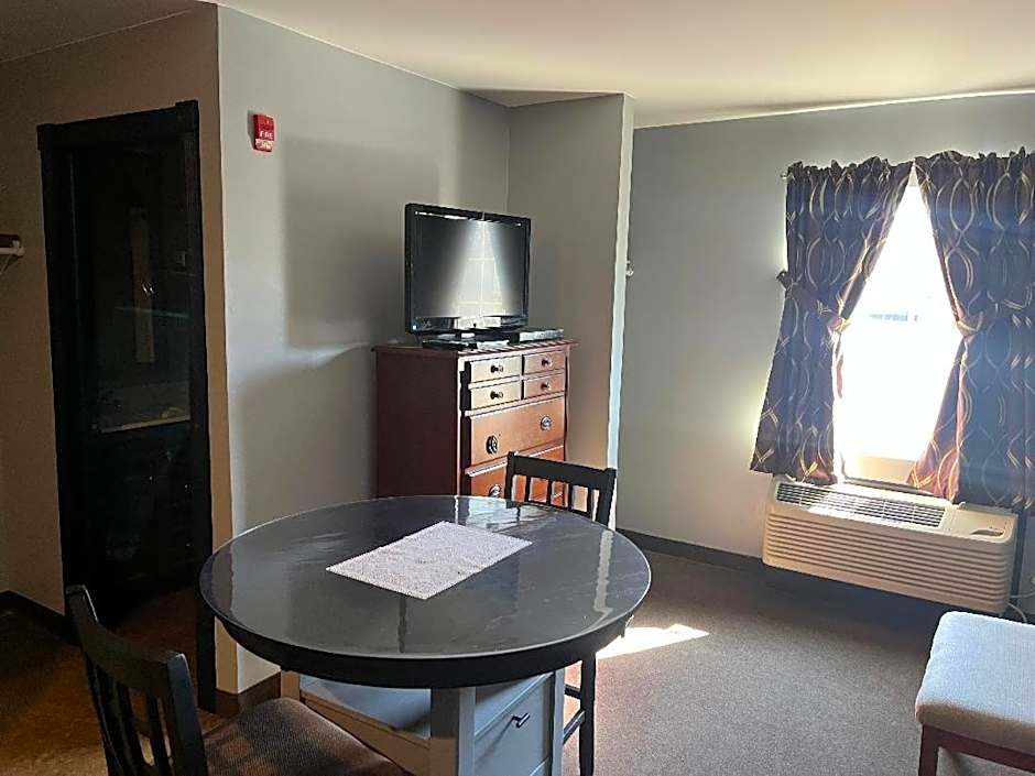 Gamble Farm Inn and Suites