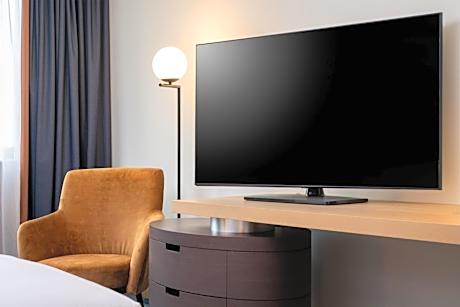 King Deluxe Room with City View - Rhine Wing