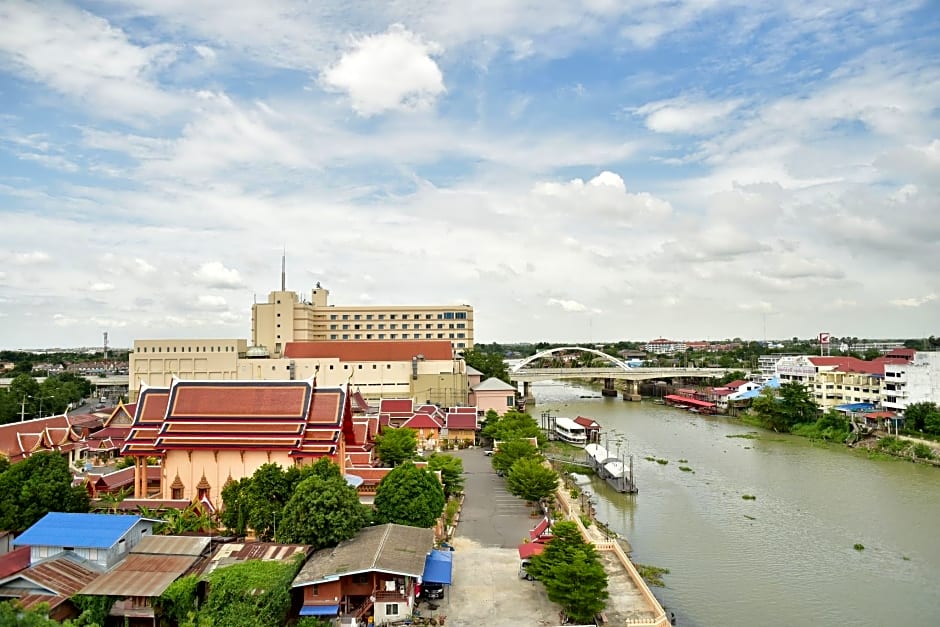 Ayothaya Riverside Hotel