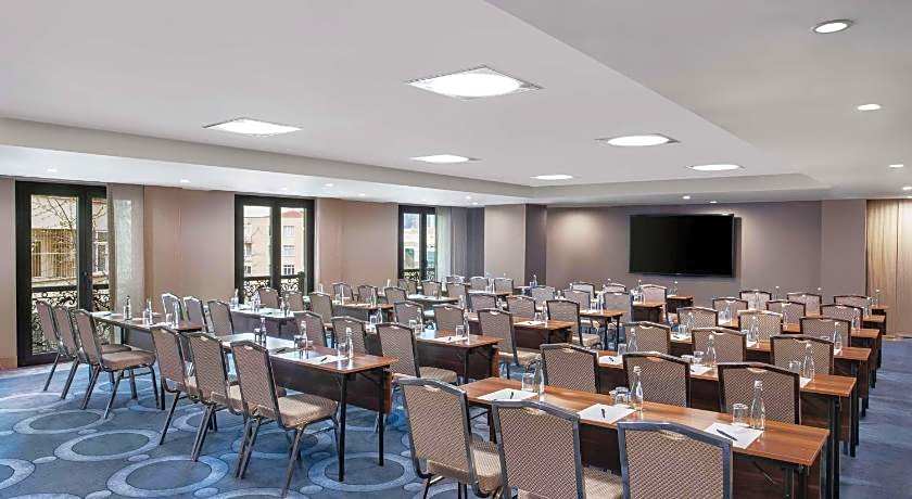 DoubleTree by Hilton Istanbul Gayrettepe