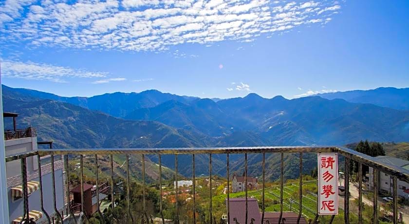 Maple Leaf Holiday Villa