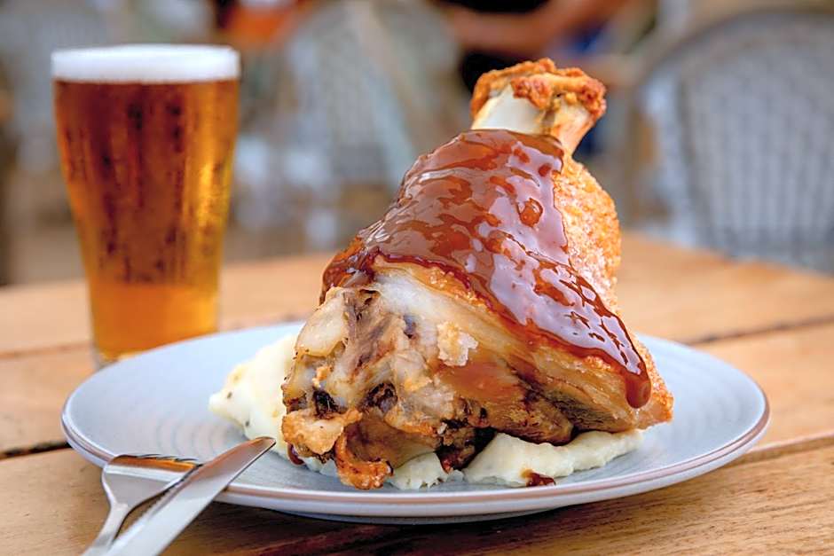 Seabreeze Beach Hotel