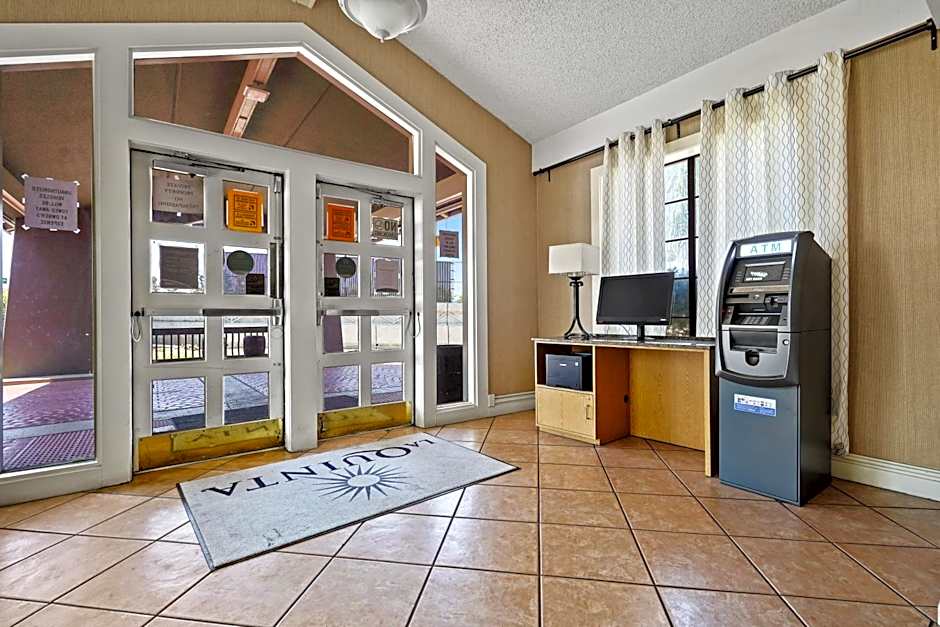 La Quinta Inn by Wyndham Costa Mesa / Newport Beach