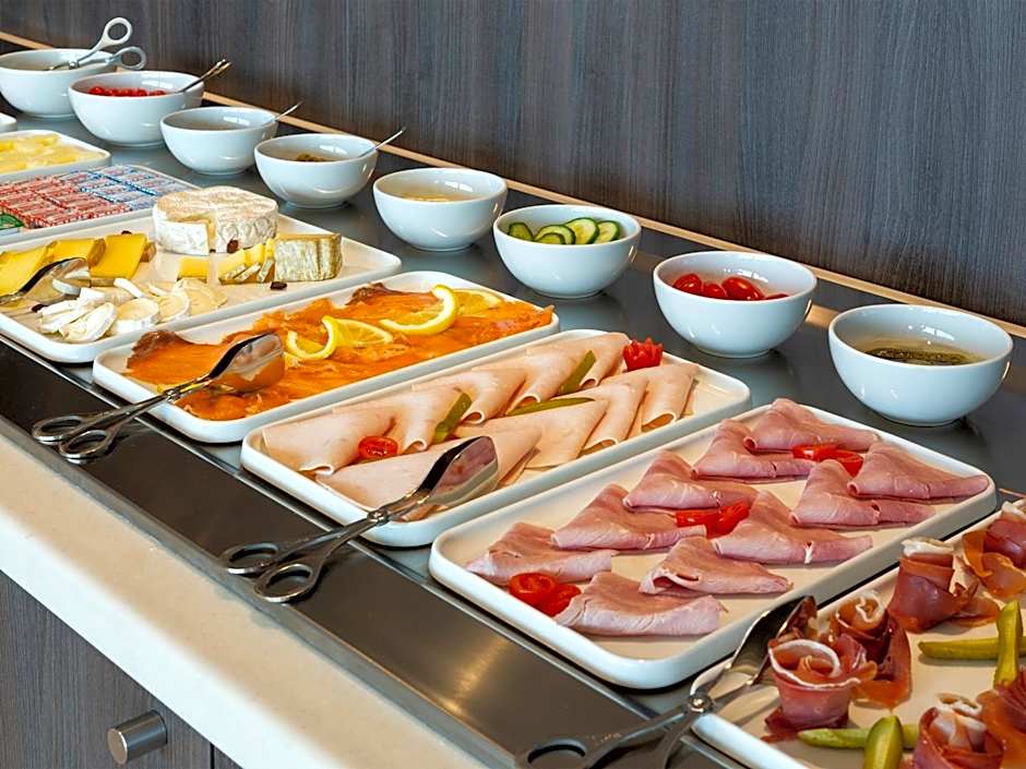 Hotel Roi Soleil Prestige Plaisir - St Quentin