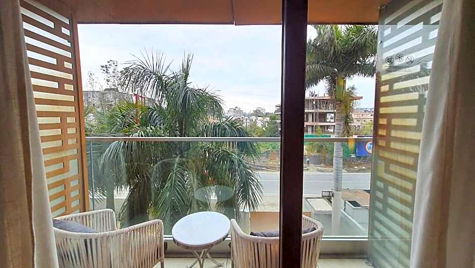 Modi Yoga Retreat - A Luxurious Yoga Retreat on the banks of Ganges