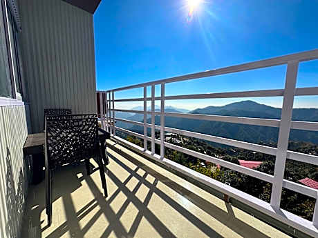 Kanatal's Valley View INN