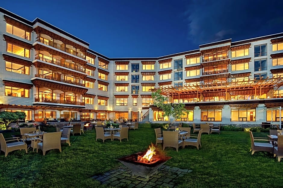 The Grand Dragon Hotel