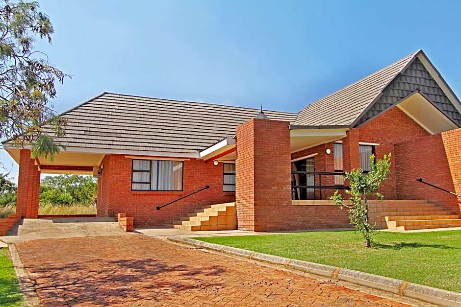 Monateng Safari Lodge