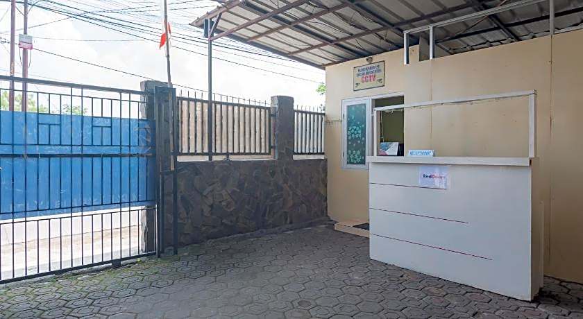 RedDoorz Syariah near Tugu Pandanwangi Cianjur