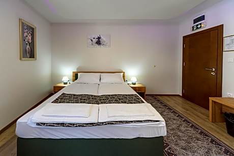 Deluxe Double Room with Bath