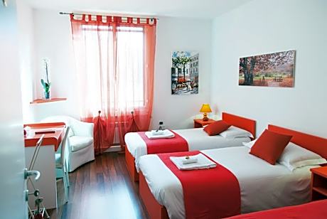 Twin Room with Private External Bathroom