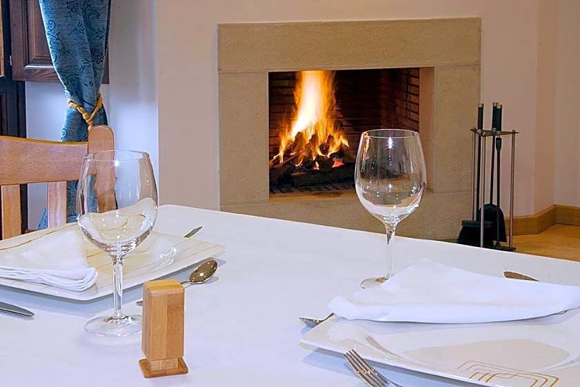 Hotel y apartamentos rurales L'Anceo