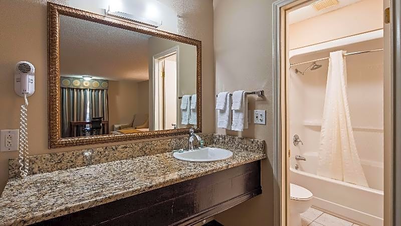 Best Western Sunday House Inn