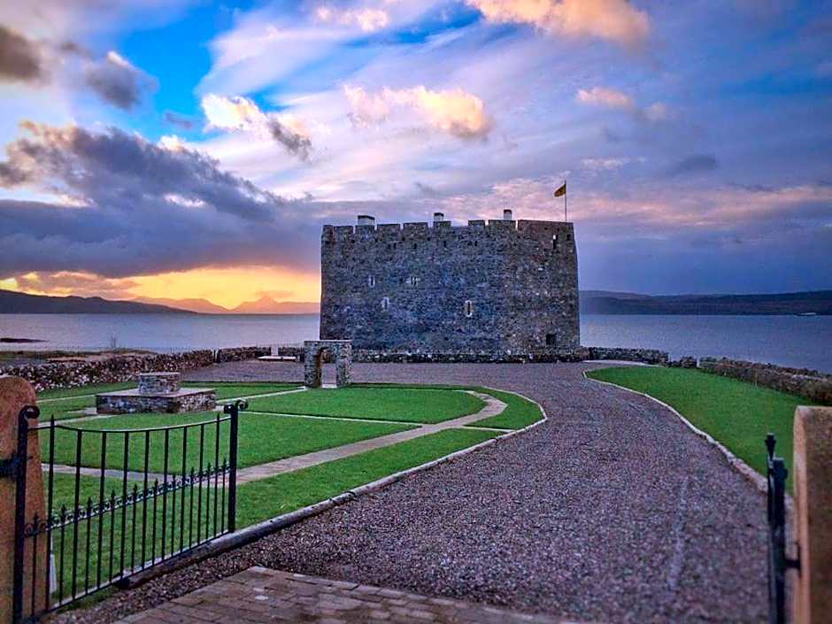 Mingary Castle - Restaurant with Rooms