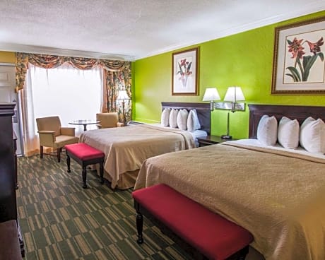 2 Queen Beds - Non Smoking