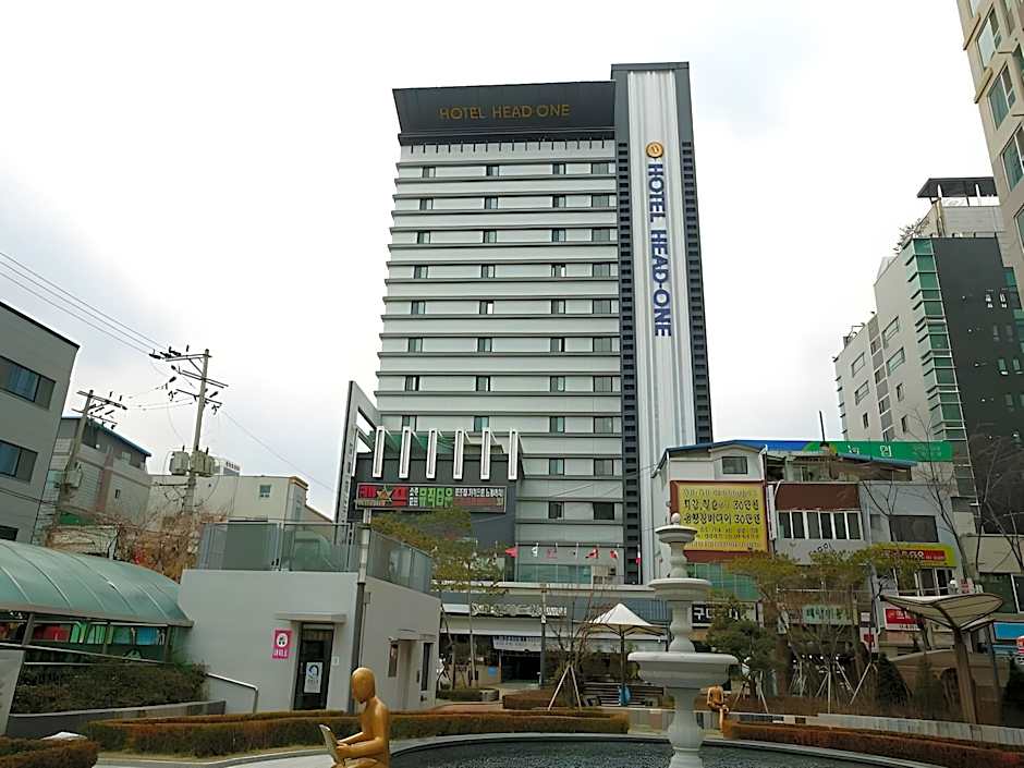 Hotel Head-One
