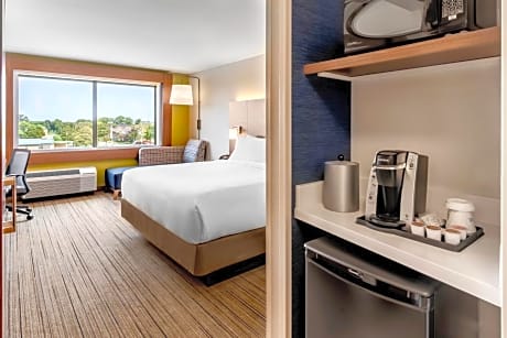 King Room - Hearing Accessible/Non-Smoking