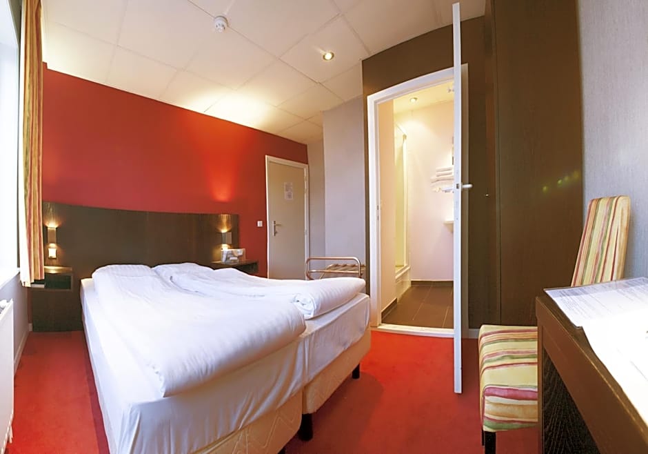 Alpha Hotel